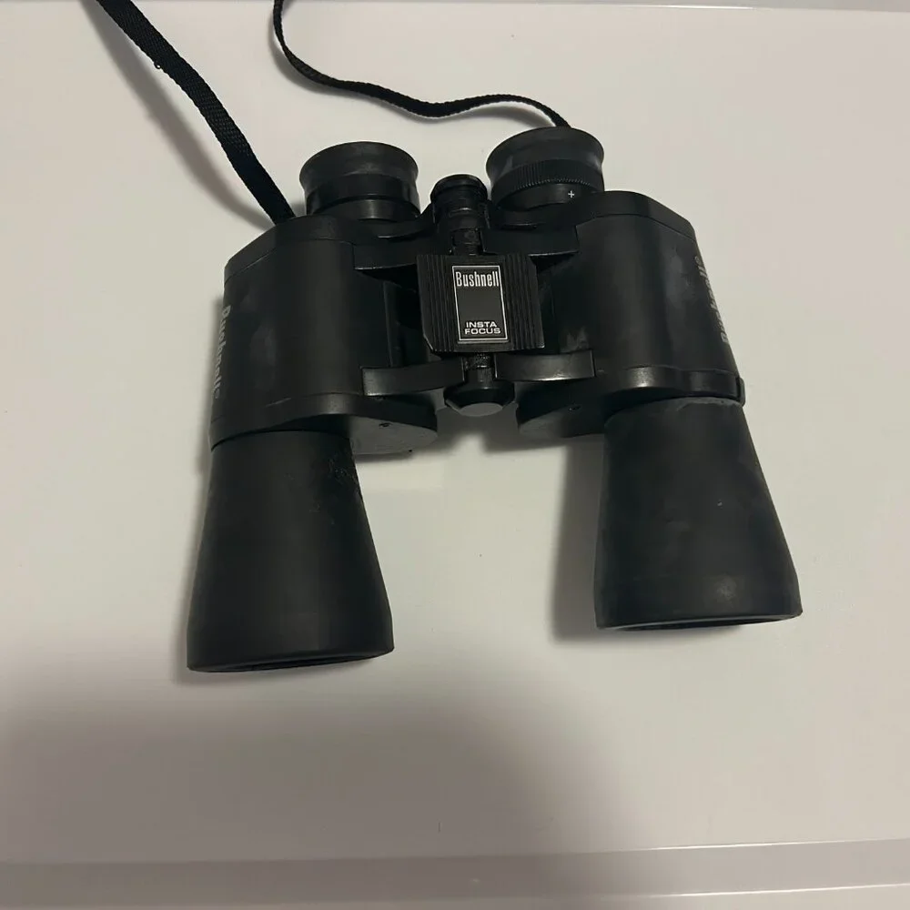 Black Bushnell 10x50 Binoculars 288ft/1000yds 5.5° Field